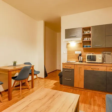 Apartmanovy Dom Fatrapark 1 S Wellness - Hlavna Recepcia 公寓式酒店 鲁容贝罗克