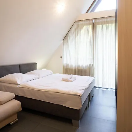 Apartmanovy Dom Fatrapark 1 S Wellness - Hlavna Recepcia 3* 鲁容贝罗克