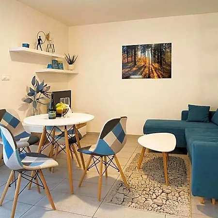 Lägenhetshotell Apartmanovy Dom Fatrapark 1 S Wellness - Hlavna Recepcia 3*